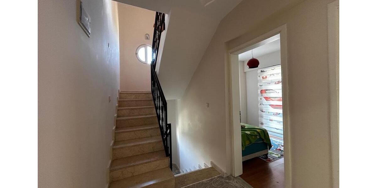 Villa Offenbach am Main Buchrain - 5 Zimmer, 300 m&sup2;, 298.000&euro; | Angebot:25903264