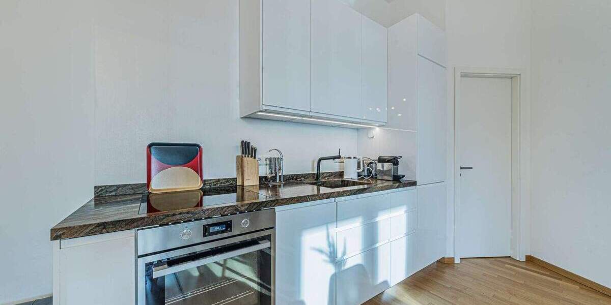 Etagenwohnung Frankfurt am Main Bahnhofsviertel - 2 Zimmer, 70 m&sup2;, 1.690&euro; | Angebot:25661874