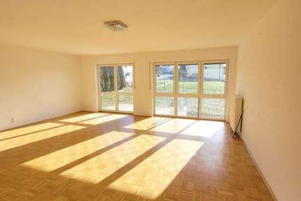 Haus Glashütten - 8 Zimmer, 247 m&sup2;, 2.350&euro; | Angebot:26833361