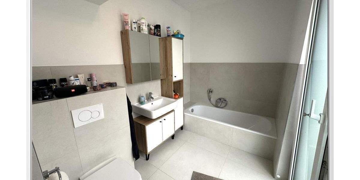 Hattersheim: zentrumsnah & verkehrsgünstig! 4 Zi. EG-Whg. mit eig. Gartenanteil 4 zimmer