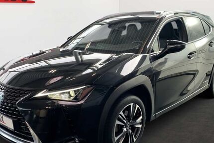 Lexus UX 61.130 km 26.450 &euro; Frankfurt 60314