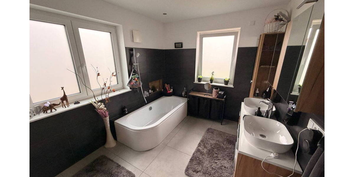 Doppelhaushälfte Bruchköbel - 6 Zimmer, 190 m&sup2;, 3.040&euro; | Angebot:26188724