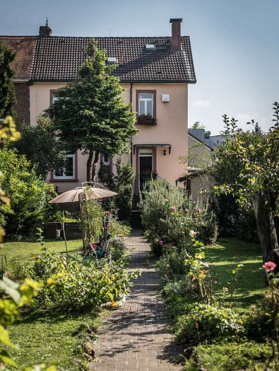 Haus zum Kaufen in Frankfurt am Main 950.000 € 185 m²