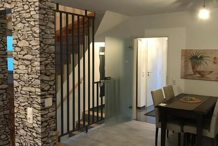 Haus Gründau - 4 Zimmer, 160 m&sup2;, 2.500&euro; | Angebot:25964504