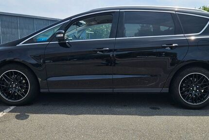 Ford S-Max 139.000 km 17.000 € Frankfurt am Main 65931