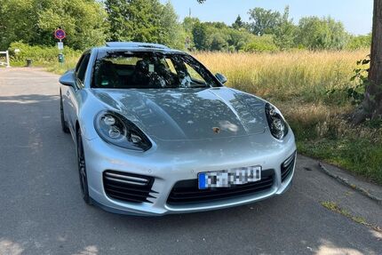 Porsche Panamera 136.000 km 37.700 &euro; Obertshausen 63179