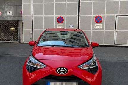 Toyota Aygo (X) 61.052 km 7.550 &euro; Frankfurt am Main 60326