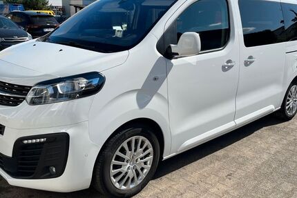 Opel Zafira Life 216.000 km 17.580 € Offenbach am Main 63073