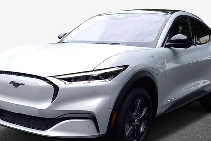 Ford Mustang Mach-E 8.000 km 45.998 € Frankfurt 60386