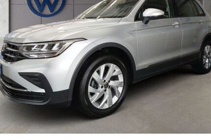VW Tiguan 52.727 km 27.660 &euro; Frankfurt 60326