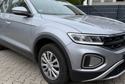 VW T-Roc 71.084 km 17.900 &euro; Frankfurt am Main / Bergen-Enkheim 60388
