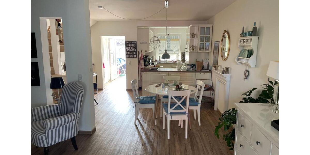 Reihenhaus Gründau - 4 Zimmer, 160 m&sup2;, 2.500&euro; | Angebot:25964504