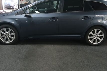 Toyota Avensis 175.200 km 6.750 &euro; Rüsselsheim 65428