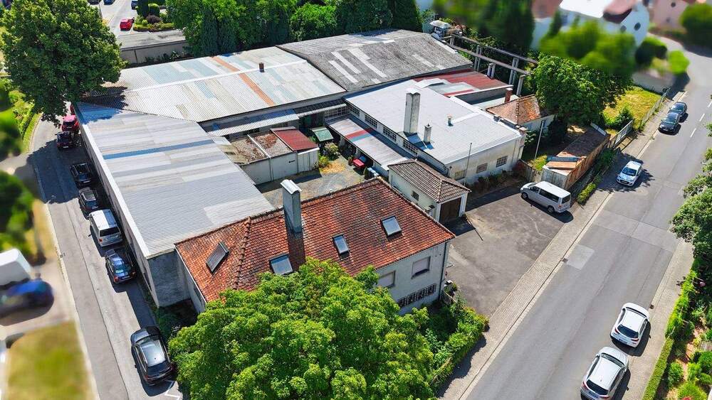 Handwerk & Logistik - Industriehalle mit Freifläche in Schöneck zimmer