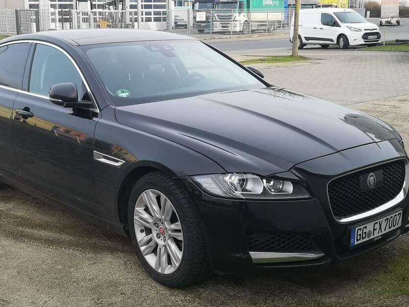 Jaguar XF 171.000 km 22.500 € Kelsterbach 65451