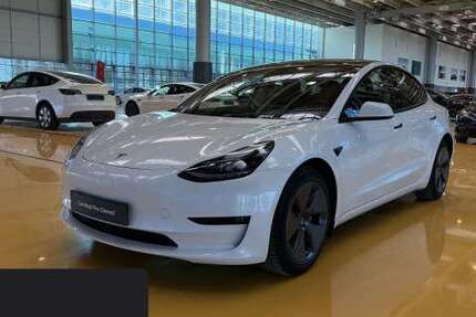 Tesla Model 3 60.602 km 27.000 &euro; Hanau 63457