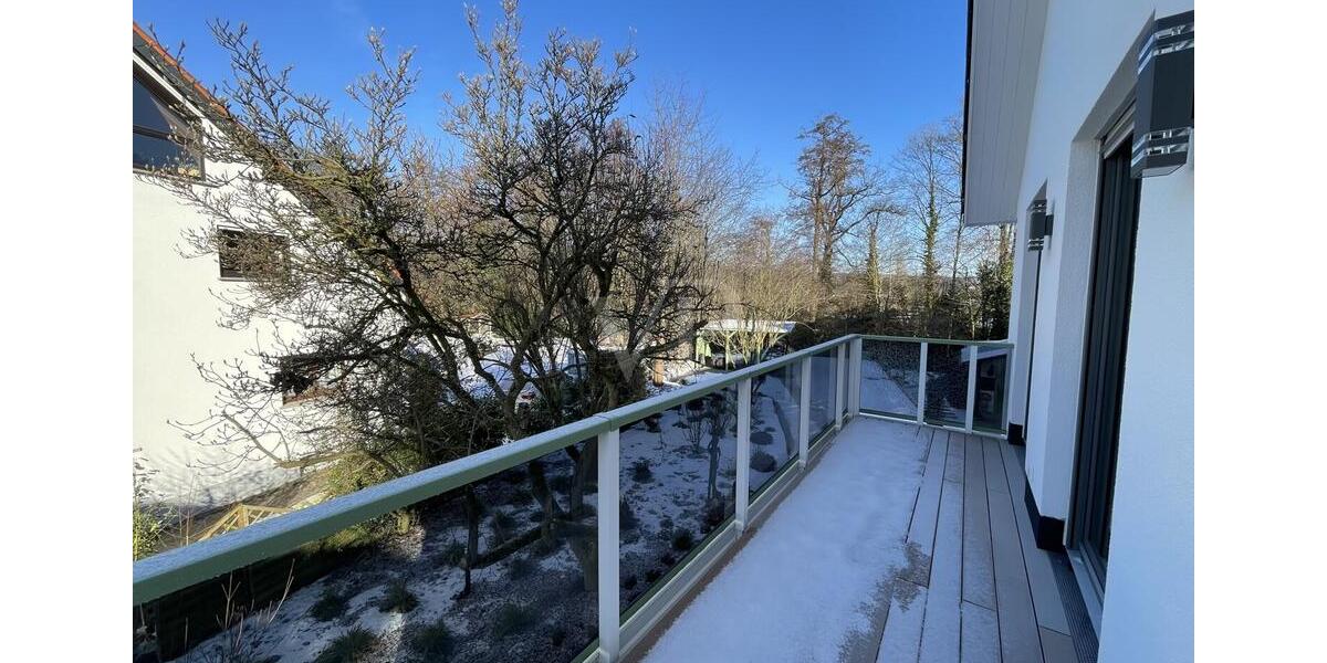 VON POLL BAD HOMBURG: Erstbezug, direkt am Kirdorfer Feld: die ideale Wohnung für Zwei 3.5 zimmer