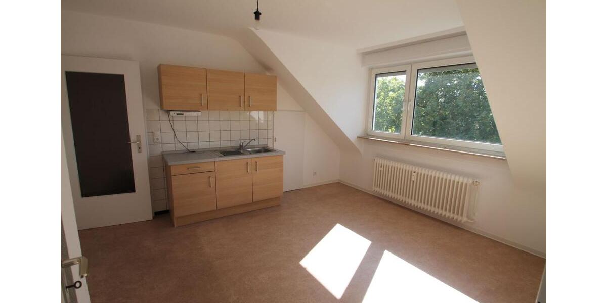 Dachgeschoßwohnung Frankfurt am Main West - 3.5 Zimmer, 92 m&sup2;, 1.100&euro; | Angebot:26196702