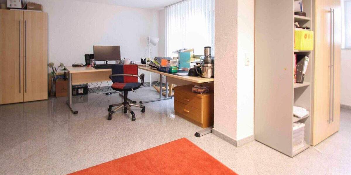 Freistehendes Einfamilienhaus mit großem Garten und Top-Potenzial zur flexiblen Nutzung 8 zimmer