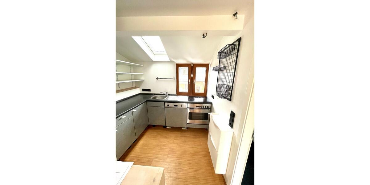 Dachgeschoßwohnung Darmstadt Bessungen - 3 Zimmer, 42 m&sup2;, 256.000&euro; | Angebot:25959136