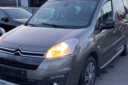Citroen Berlingo 242.800 km 6.490 € Frankfurt 60486