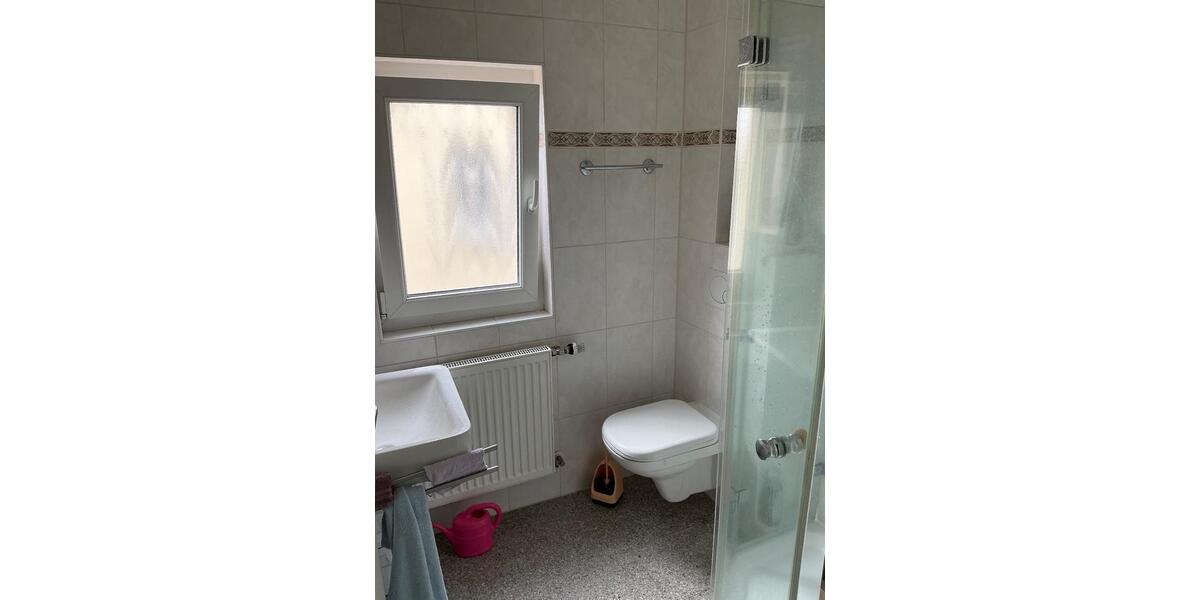 Bergen-Enkheim: Haus mit 7 Zimmer zum Sanieren! Panoramablick! 7 zimmer