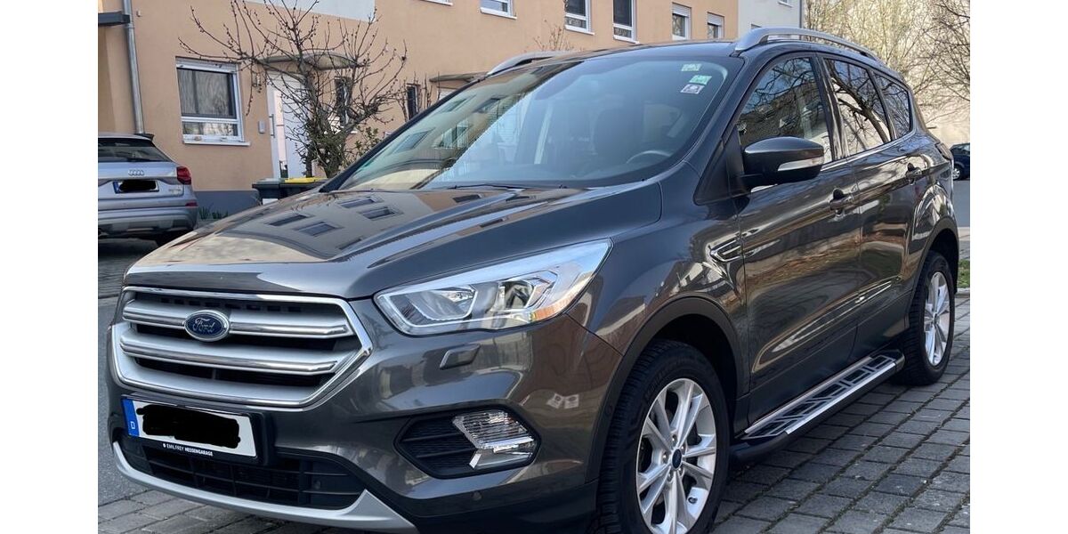 Ford Kuga 93.000 km 10.800 &euro; Frankfurt 65929