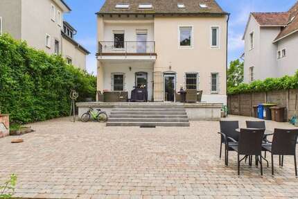 Haus zum Kaufen in Hanau 1.095.000 € 241 m² 8 zimmer