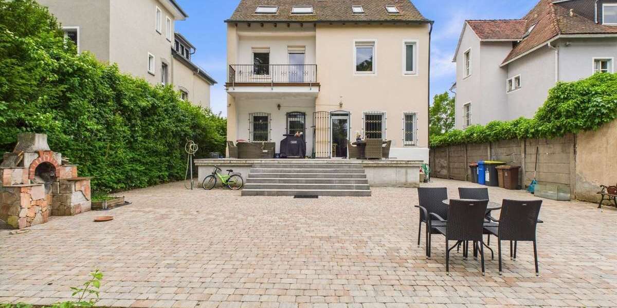 Haus zum Kaufen in Hanau 1.095.000 € 241 m² 8 zimmer