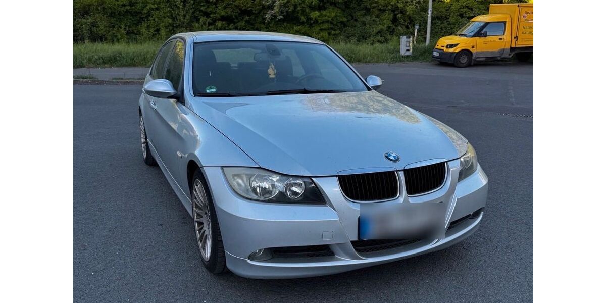 BMW 320 290.000 km 3.600 &euro; Obertshausen 63179