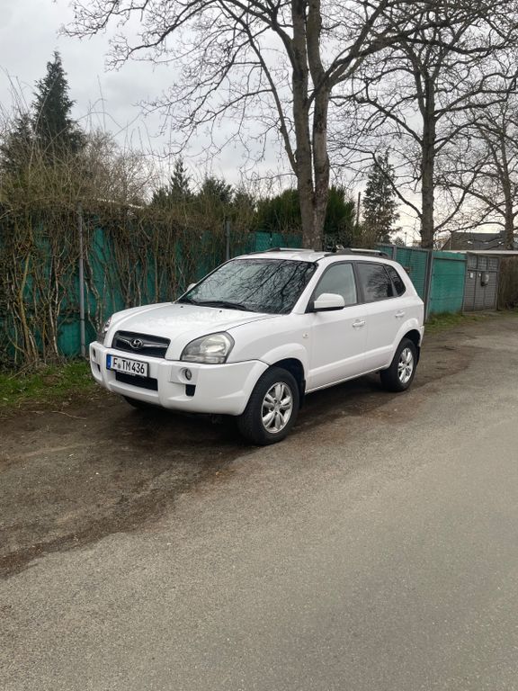 Hyundai TUCSON 109.000 km 3.900 € Frankfurt 60598