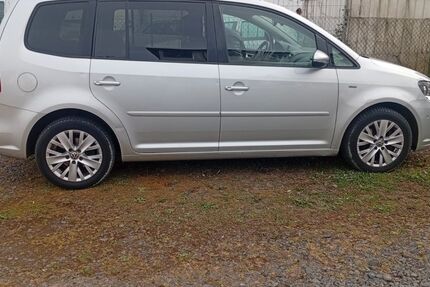 VW Touran 255.000 km 5.350 &euro; Hanau 63452
