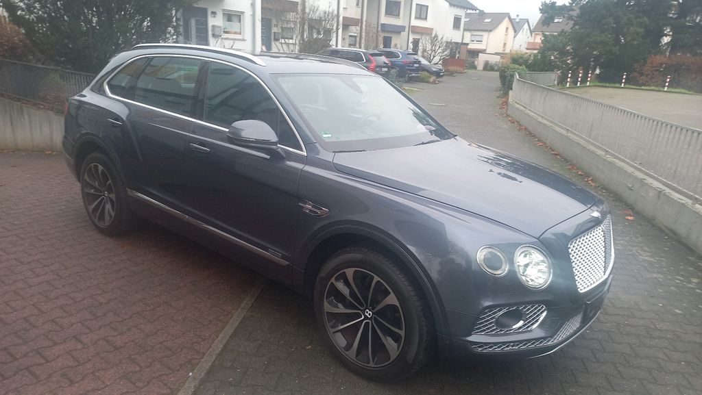 Bentley Bentayga 94.500 km 102.799 &euro; Frankfurt 65933