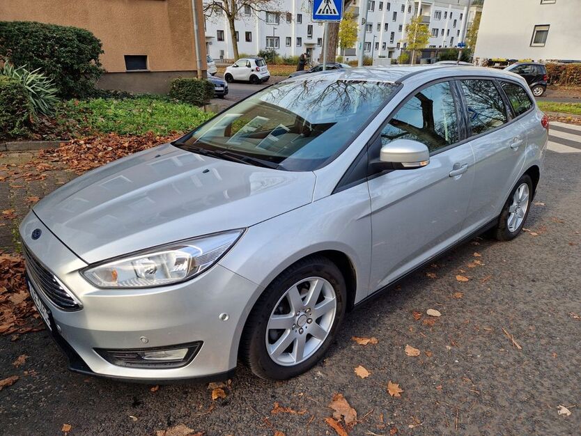 Ford Focus 157.237 km 6.799 € Frankfurt 60598
