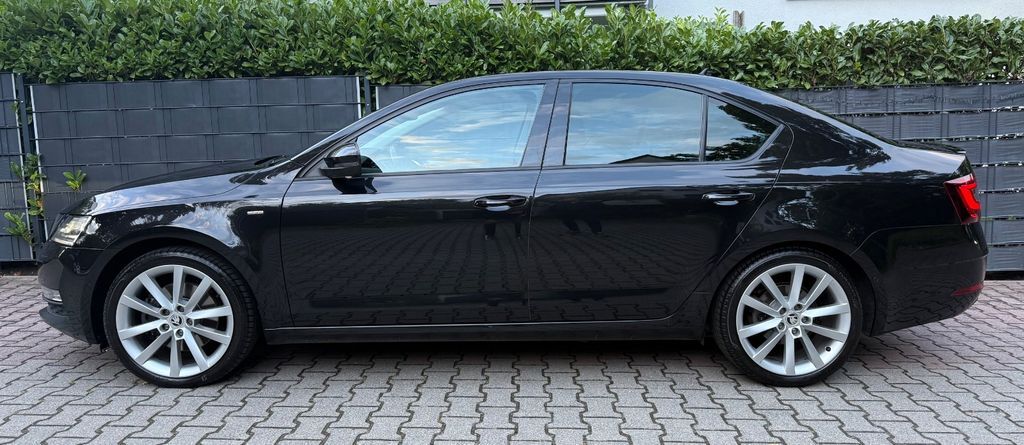 Skoda Octavia 139.000 km 16.600 € Offenbach 63069