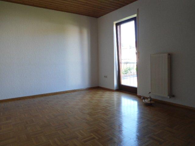 Dachgeschoßwohnung Freigericht - 3 Zimmer, 75 m&sup2;, 720&euro; | Angebot:26225877