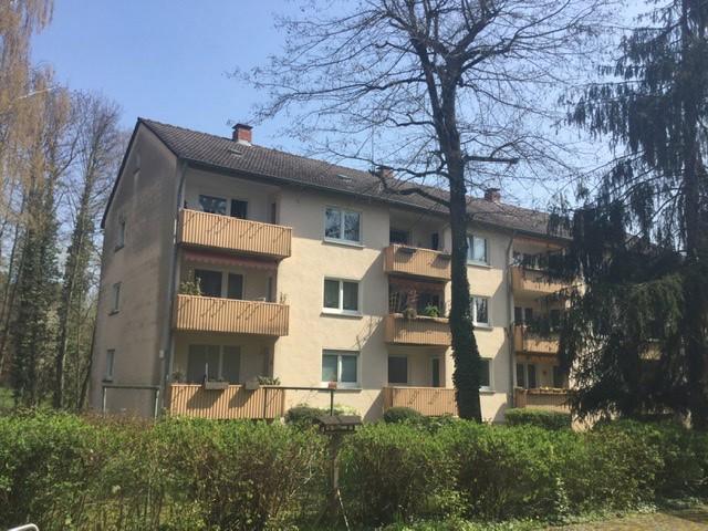 Kurzfristiger Einzug möglich - 2-Zimmer-Wohnung mit Tageslichtbad zimmer