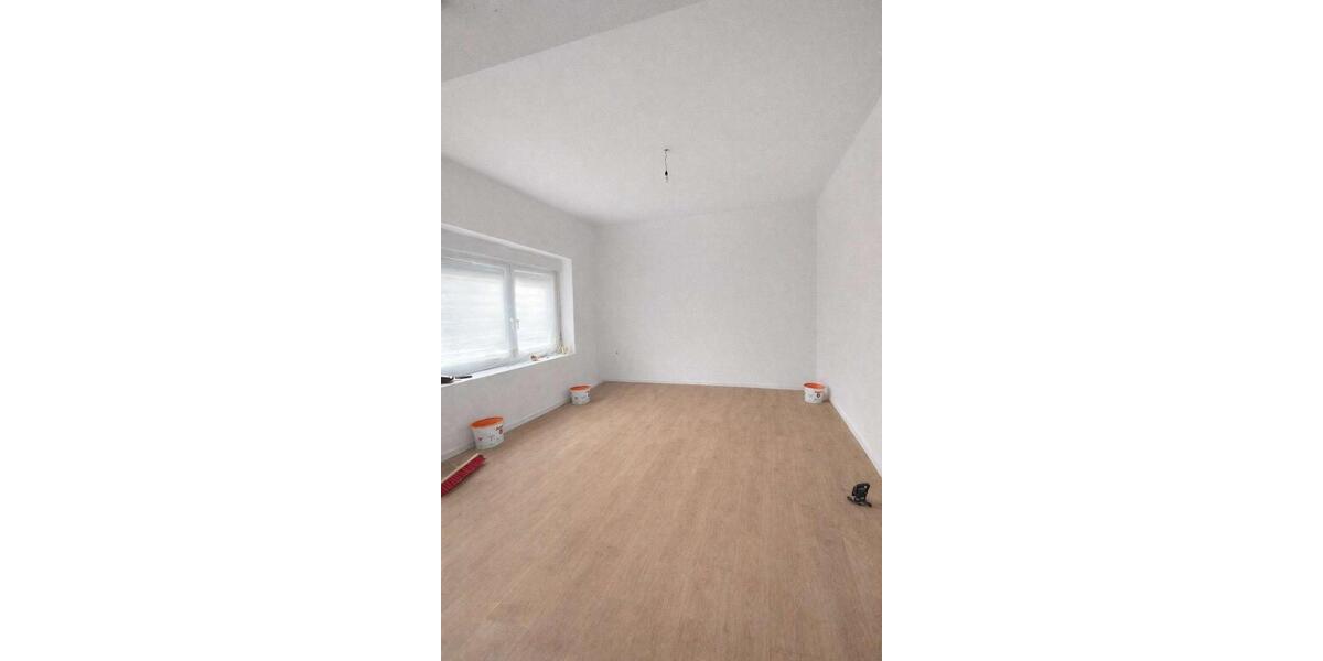 Einfamilienhaus Obertshausen - 7 Zimmer, 200 m&sup2;, 2.600&euro; | Angebot:26000095
