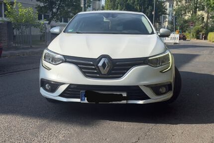 Renault Megane 96.500 km 12.300 &euro; Offenbach am Main 63071