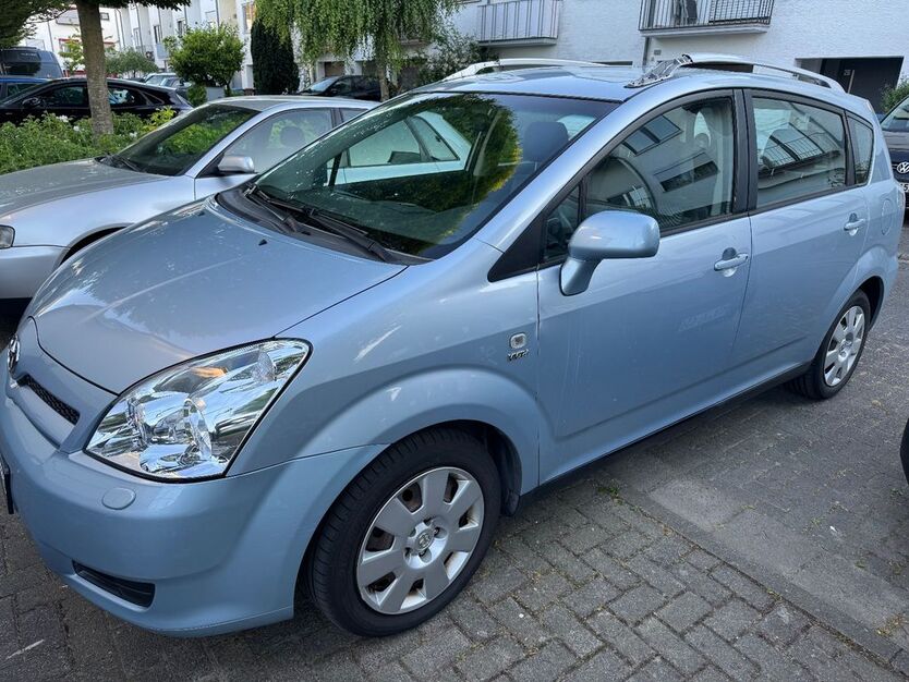 Toyota Corolla Verso 184.000 km 3.100 € Eschborn 65760