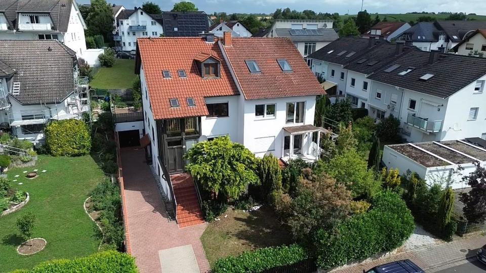 Helle Doppelhaushälfte mit Wintergarten und Einliegerwohnung zimmer