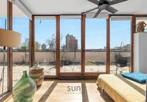 ***Stil & Aussicht: 4,5-Zimmer-Wohntraum mit Terrasse und Stellplatz in Offenbachs Citynähe***