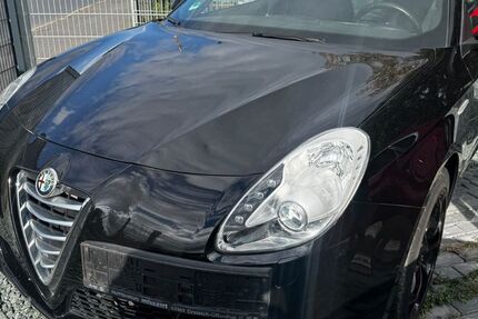 Alfa Romeo Giulietta 162.763 km 8.590 &euro; Frankfurt am Main 60386