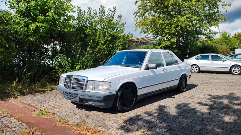 Mercedes-Benz 190 227.000 km 3.600 € Heusenstamm 63150