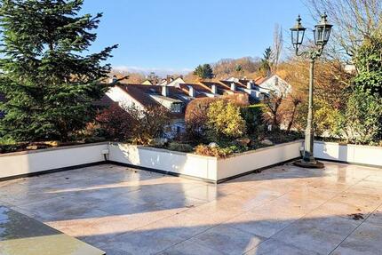 Wohnung Friedrichsdorf - 5 Zimmer, 180 m&sup2;, 2.149&euro; | Angebot:26003346