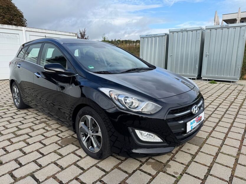 Hyundai i30 185.000 km 8.700 € Friedrichsdorf bei Frankfurt Main 61381