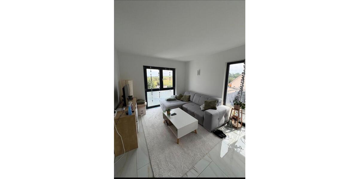 FEMALE ONLY WG Room for rent 2 zimmer