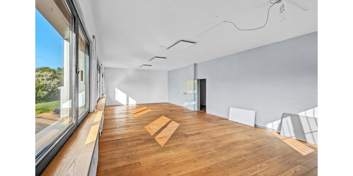 Gewerbeeinheit mit 83 m2 Büro-Praxisfläche in Neu-Anspach zimmer