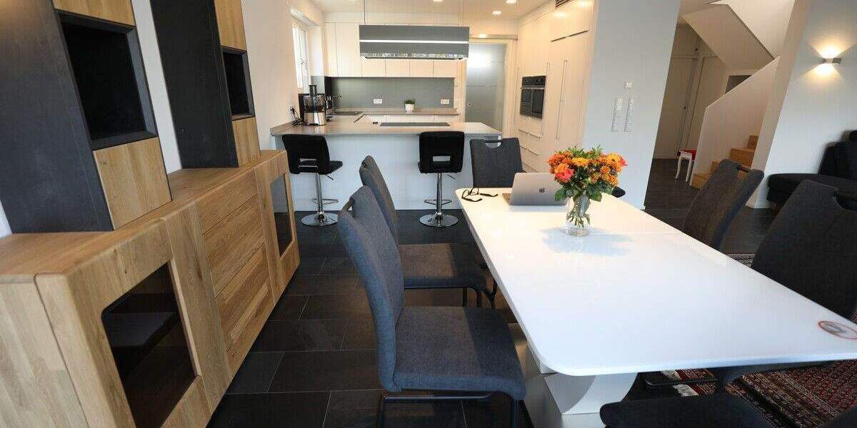 Einfamilienhaus Niederdorfelden - 7 Zimmer, 210 m&sup2;, 3.100&euro; | Angebot:25665446