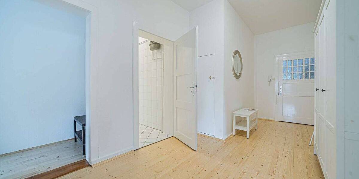 Etagenwohnung Frankfurt am Main Westend-Süd - 2 Zimmer, 75 m&sup2;, 1.650&euro; | Angebot:26683316